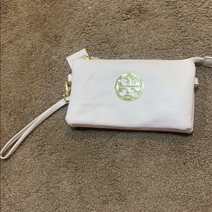 Whitw wristlet